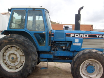 FORD TW 25 - Máy cày