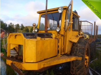 Volvo lastebærer av gammel modell - Máy móc nông nghiệp