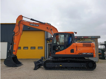 Develon DX140LC - Máy xúc bánh xích