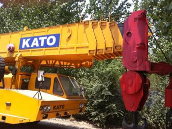 Kato Kato - Cẩu bánh lốp