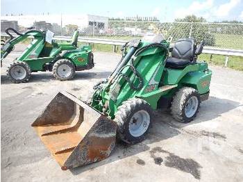Avant M520 Mini - Máy xúc lật bánh lốp