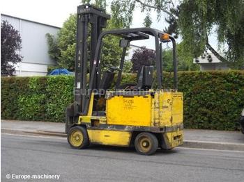 Caterpillar MC60D - Xe nâng