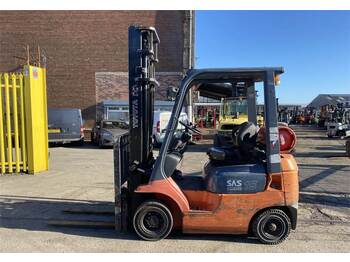 Xe nâng gas Toyota 42-7FGF15