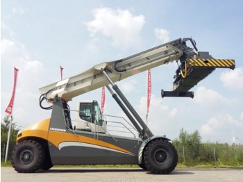 LIEBHERR LRS 545-31  - Xe tiếp cận xếp chồng