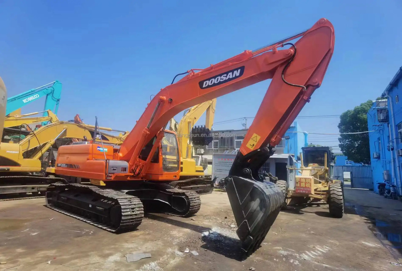 Máy xúc bánh xích second hand excavator used machinery equipment Doosan dx225 used excavators in stock for sale: hình 3