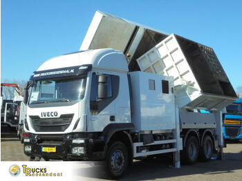 Xe tải chân không IVECO Trakker