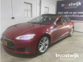 Tesla 70D Base - Xe hơi