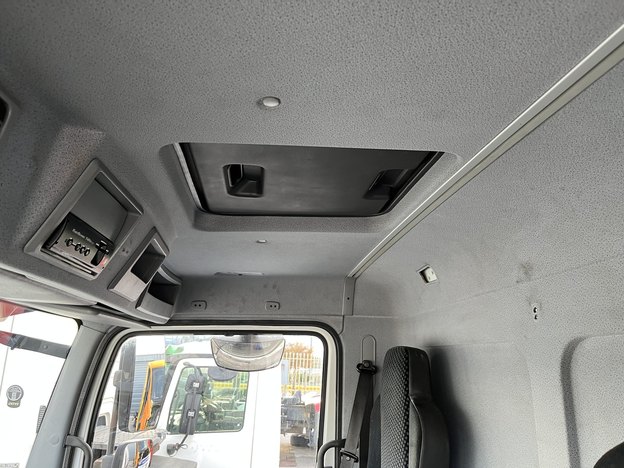 Cabin và nội thất cho Xe tải SHORT CAB COMPLETE ATEGO 3: hình 10