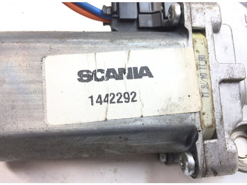 Động cơ nâng cửa sổ Scania P-series (01.04-): hình 6