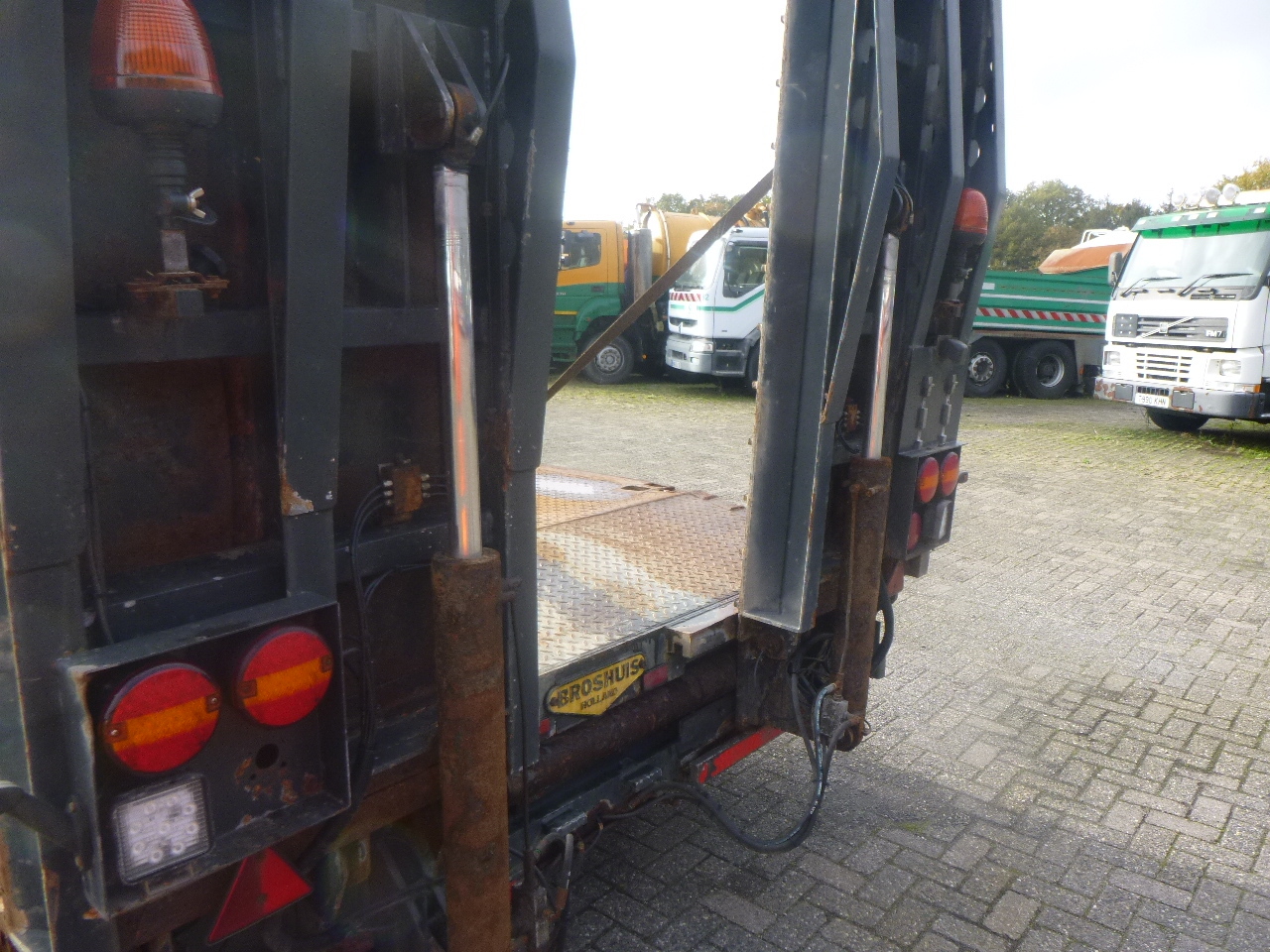 Sơ mi rơ moóc thùng thấp Broshuis 4-axle semi-lowbed trailer 71t + ramps + extendable: hình 7