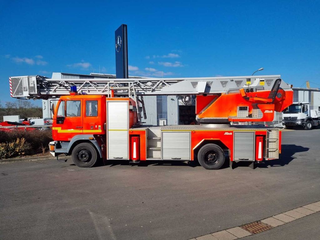 Xe tải cứu hỏa MAN 15.284LC Metz DLK 23-12 Feuerwehr Drehleiter 23m: hình 4