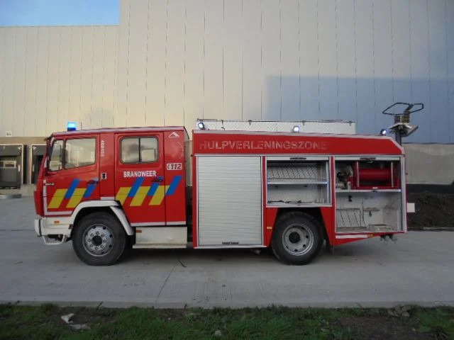 Xe tải cứu hỏa Mercedes-Benz 1124 F: hình 8