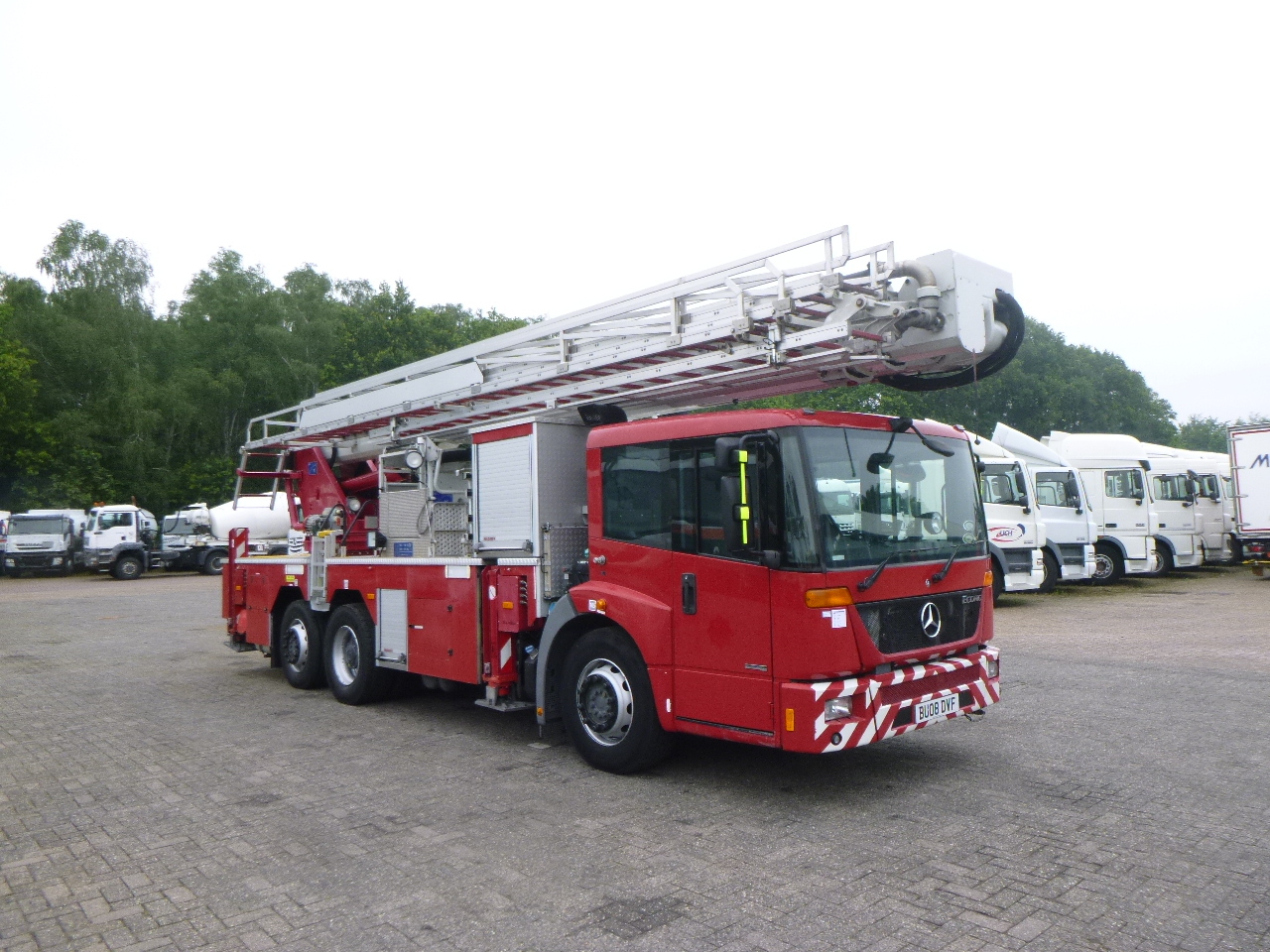 Xe tải cứu hỏa Mercedes Econic 6x2 RHD Magirus ALP325 fire truck: hình 2