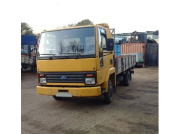 FORD CARGO 0609 left hand drive 5.6 ton manual - Xe tải thùng lửng/ Phẳng