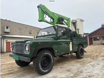 Land Rover Defender 110 - Xe bán tải