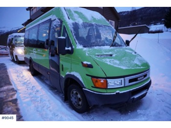 Xe bus mini, Xe van chở khách Iveco Daily: hình 1