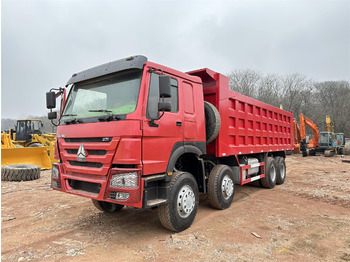 Xe ben để vận chuyển máy móc nặng SINOTRUK HOWO 420 Dump Truck 8x4: hình 2