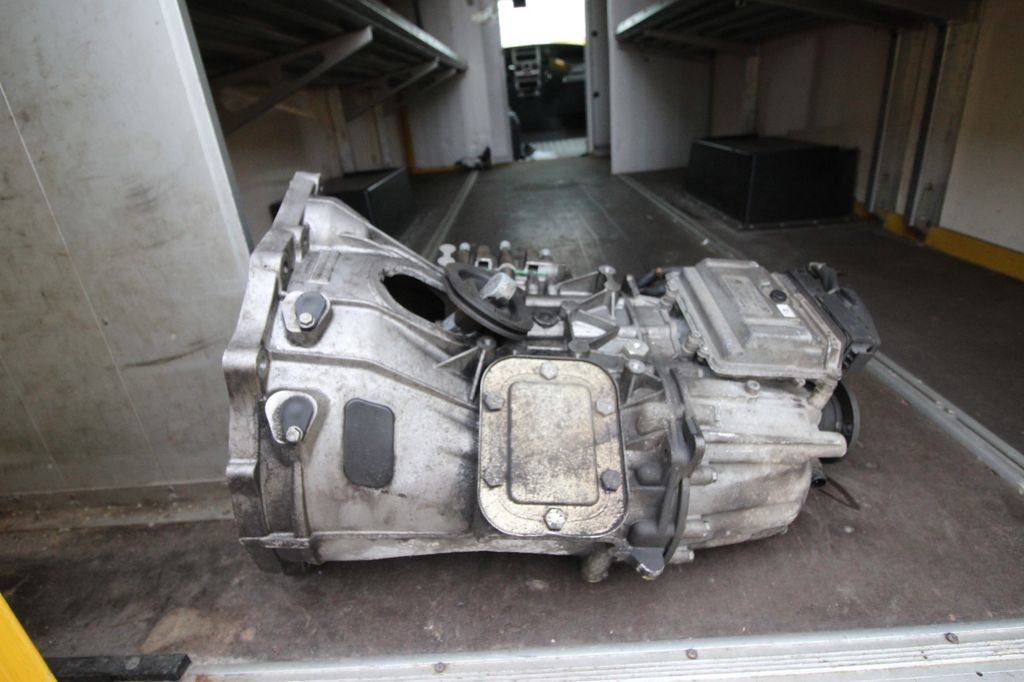 Xe tải nhỏ thùng kín Iveco C30C Daily/ Koffer/Luftfeder/Getriebe ist Defekt: hình 11