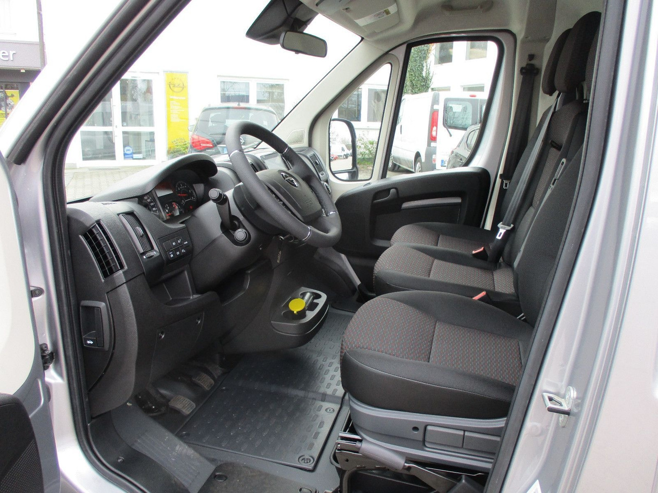 Xe van chở hàng mới Opel Movano C L2H2 Van: hình 9