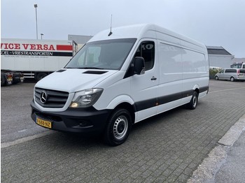 Xe van chở hàng Mercedes-Benz Sprinter
