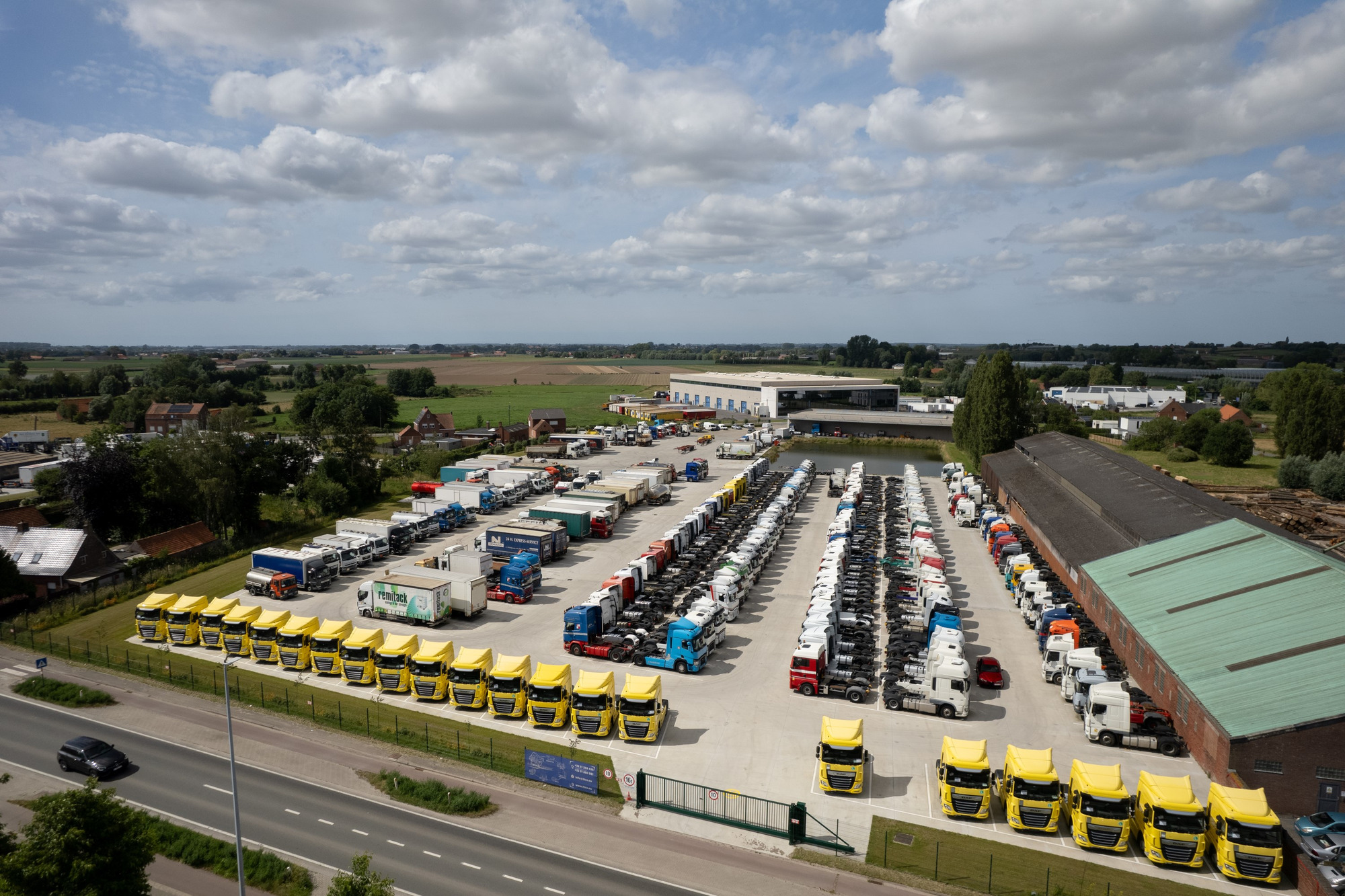 TheTruckCompany - Xe đầu kéo - Năm: 2003, Bỉ, 4x2 undefined: hình 2