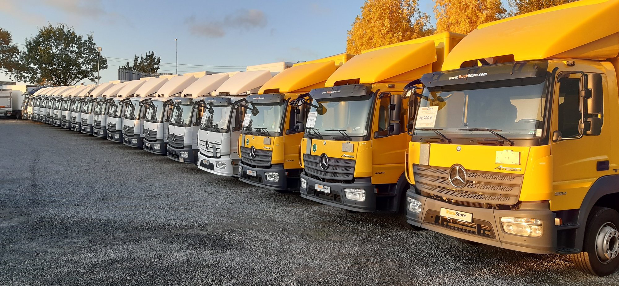 TruckStore Brussels - Xe tải nhỏ MERCEDES-BENZ - dầu, thiết bị nâng đuôi undefined: hình 1