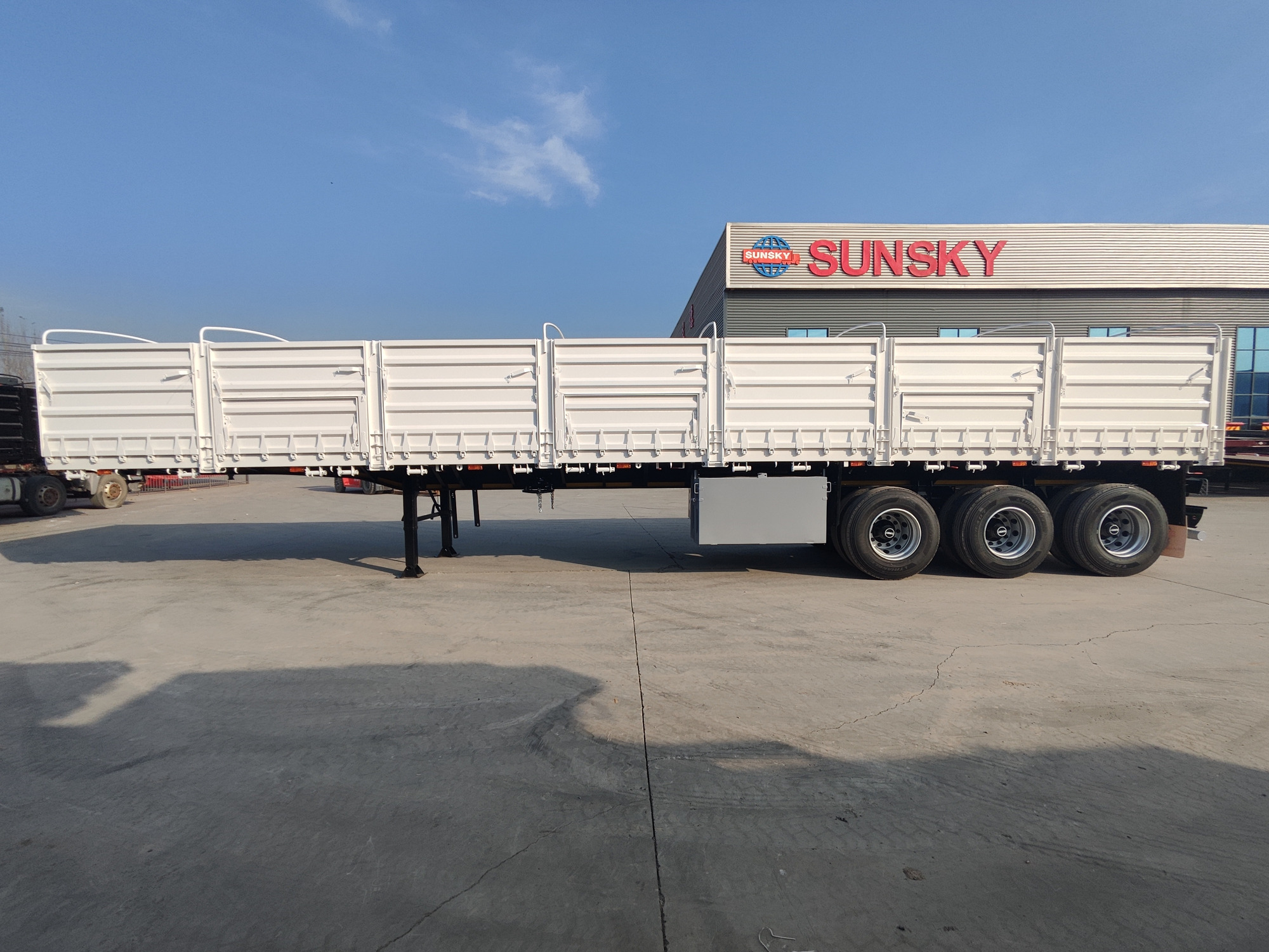 Xiamen Sunsky Vehicle Co.,Ltd - Xe đầu kéo SINOTRUK HOWO - Năm: 2024 undefined: hình 13