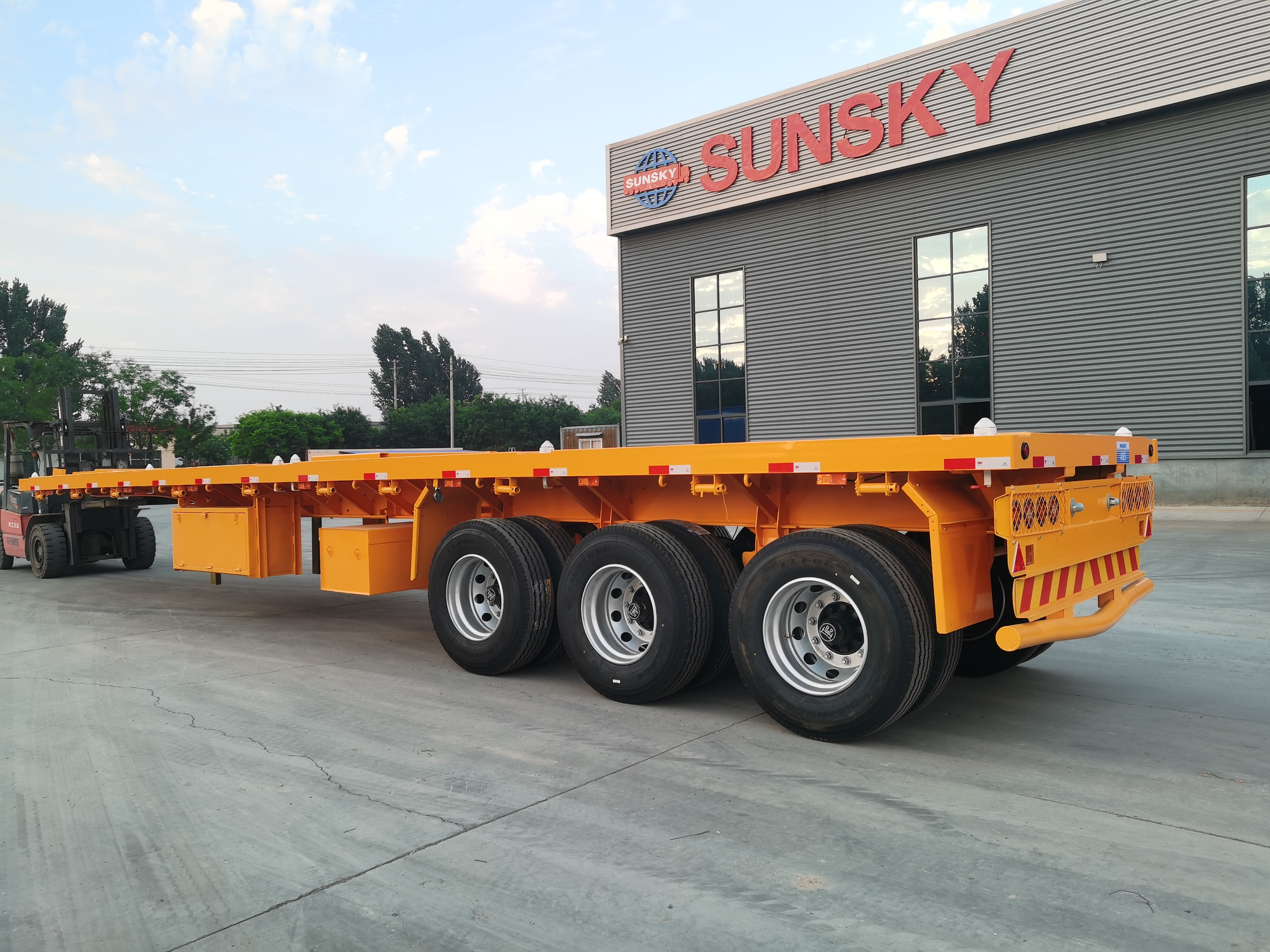 Xiamen Sunsky Vehicle Co.,Ltd - Xe đầu kéo SINOTRUK HOWO - Năm: 2024 undefined: hình 4
