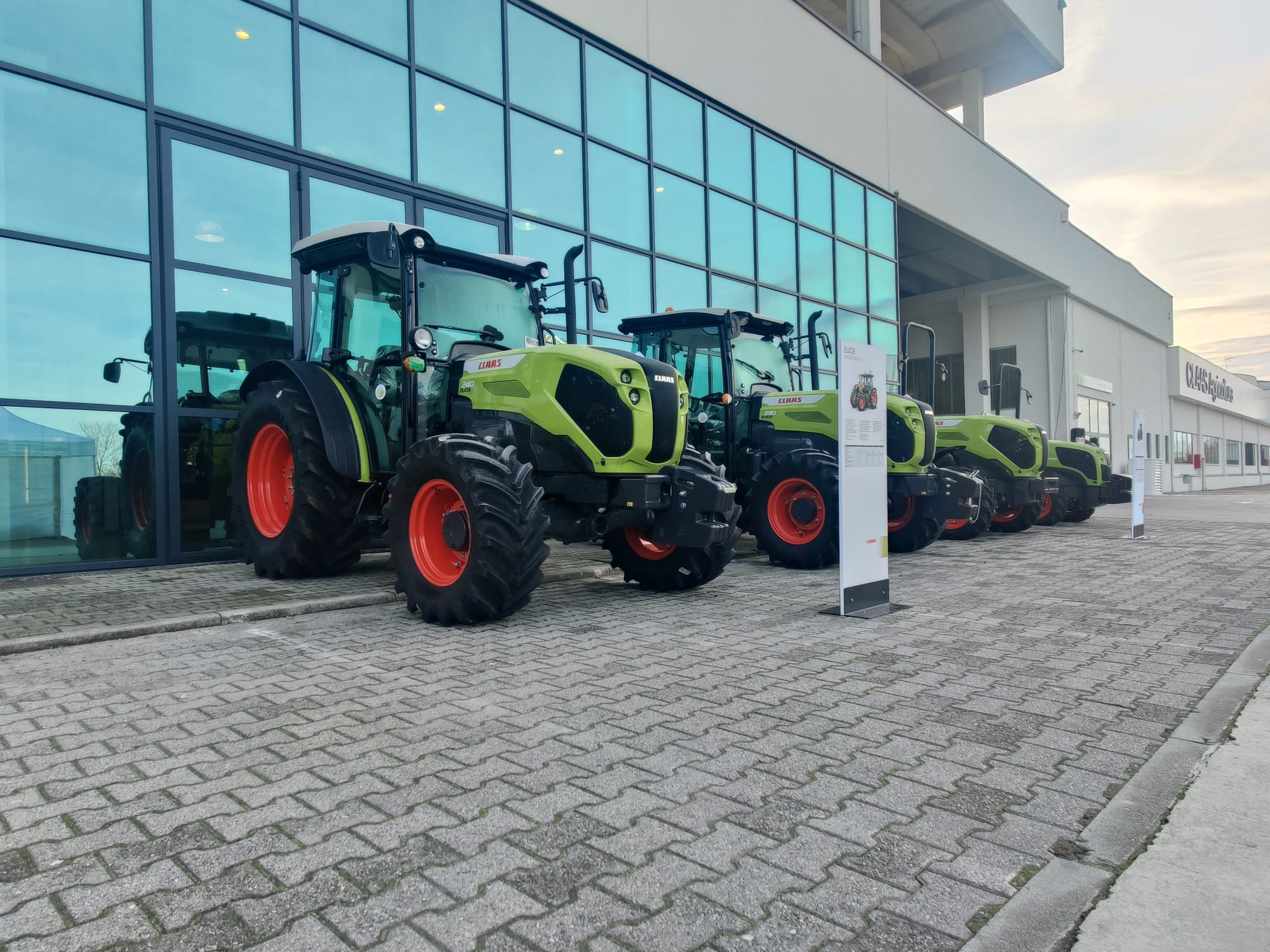 CLAAS Agricoltura S.r.l - Máy móc nông nghiệp FIAT undefined: hình 4