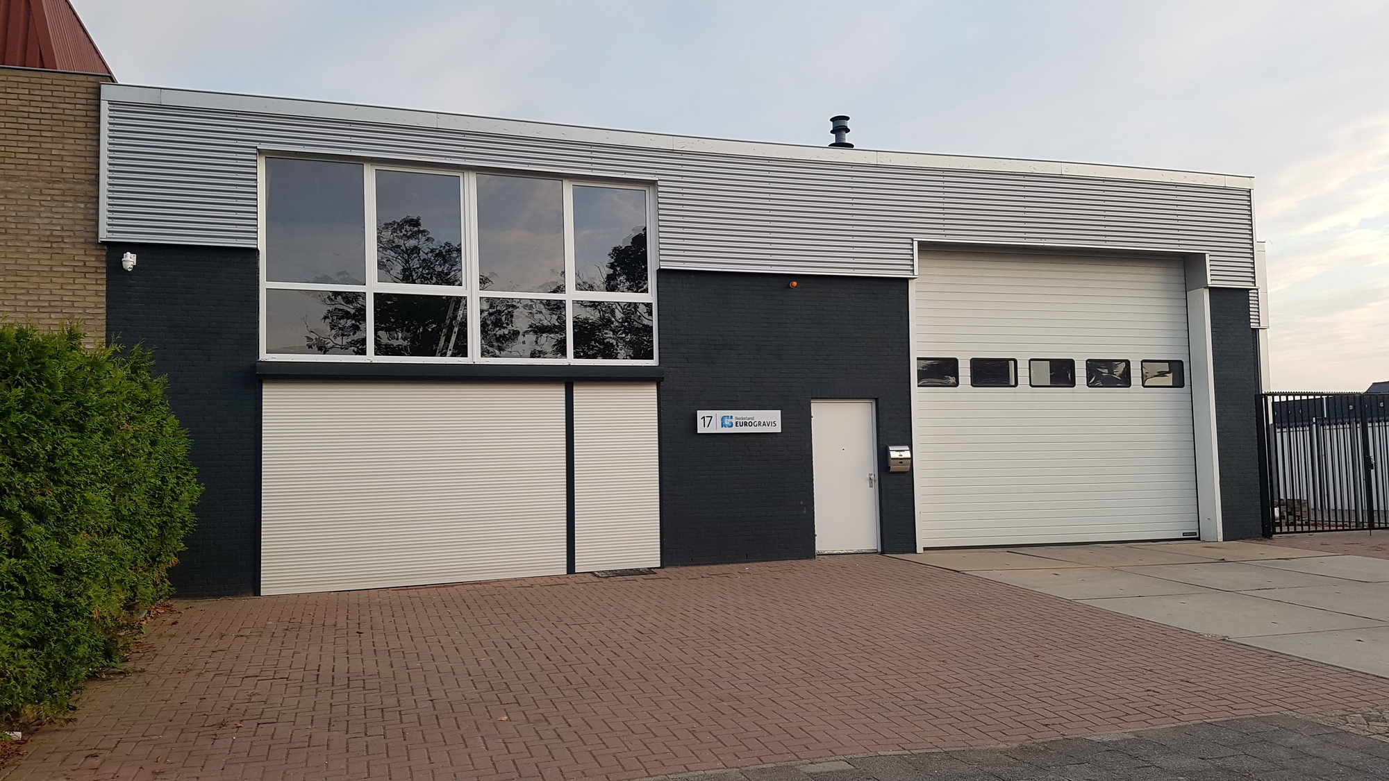 EUROGRAVIS NEDERLAND - Phụ tùng CUMMINS - mới undefined: hình 1