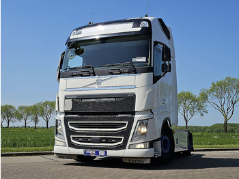 Xe đầu kéo VOLVO FH 500
