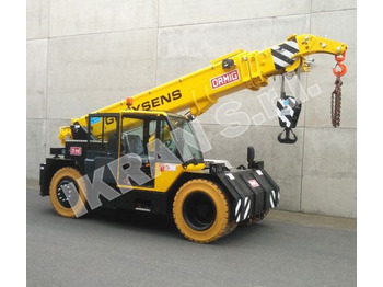 Cẩu bánh lốp ORMIG