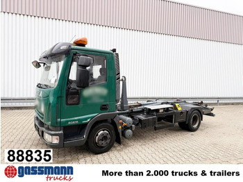 Xe tải nâng móc IVECO