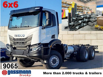Xe tải nâng móc IVECO T-WAY