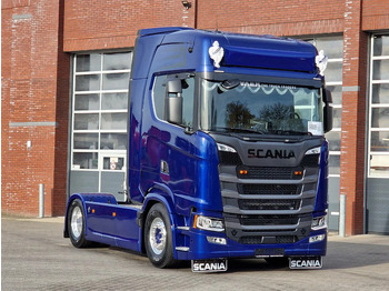 Xe đầu kéo SCANIA S 660 V8