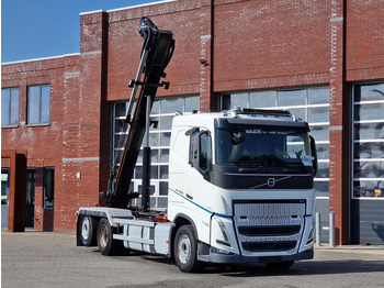 Xe tải nâng móc VOLVO FH13 460