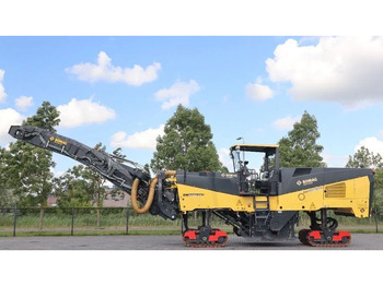 Máy nhựa đường BOMAG