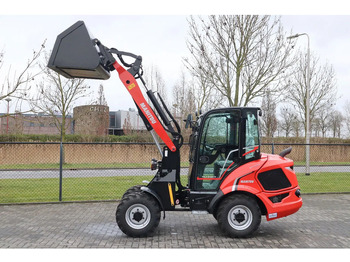 Máy xúc lật bánh lốp MANITOU