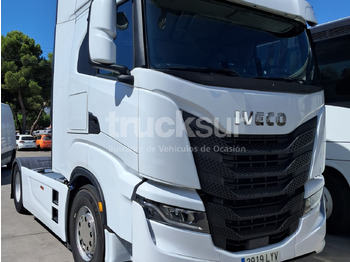 Xe đầu kéo IVECO S-WAY