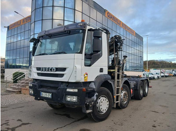 Xe tải nâng móc IVECO Trakker