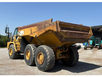 Xe ben đổ có khớp nối CATERPILLAR 730