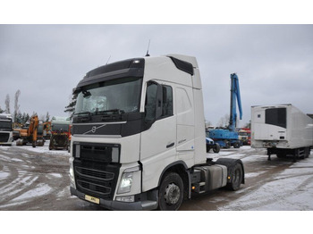 Xe đầu kéo VOLVO FH