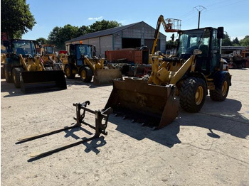 Máy xúc lật bánh lốp CATERPILLAR 908H