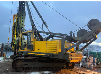 Máy đóng cọc BANUT