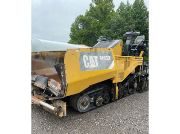 Máy lát nhựa đường CATERPILLAR AP655F