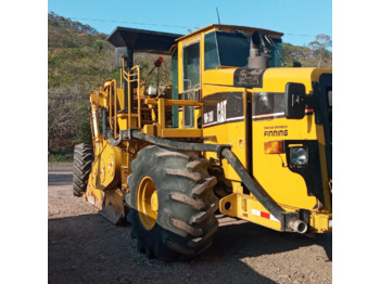 Máy san nền đất CATERPILLAR