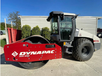 Máy lăn DYNAPAC