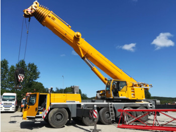 Cẩu bánh lốp LIEBHERR