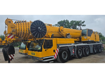 Cẩu bánh lốp LIEBHERR