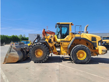 Máy xúc lật bánh lốp VOLVO L180G